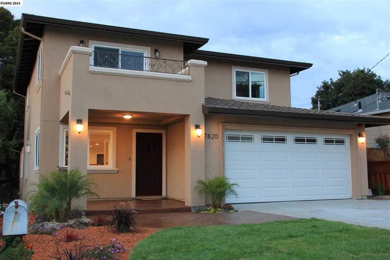 7820 Crest Ave, Oakland, CA 94605-3035
