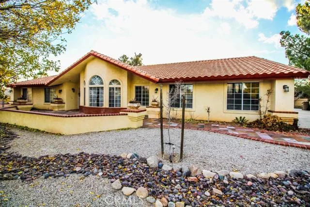 8766 Lassen, Hesperia, CA 92345
