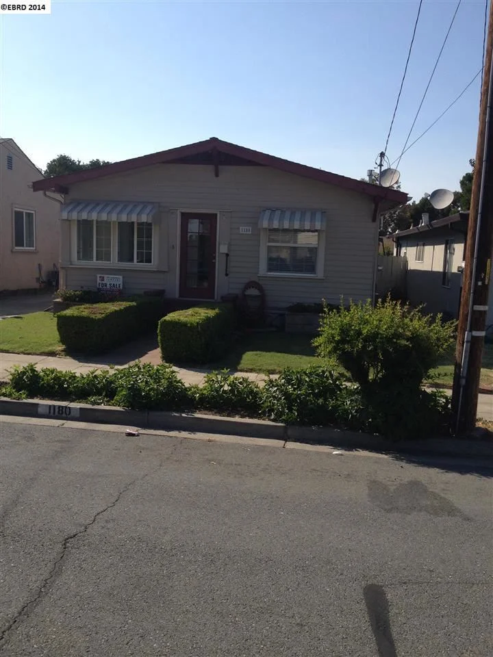 1180 Columbia St, Pittsburg, CA 94565-2759