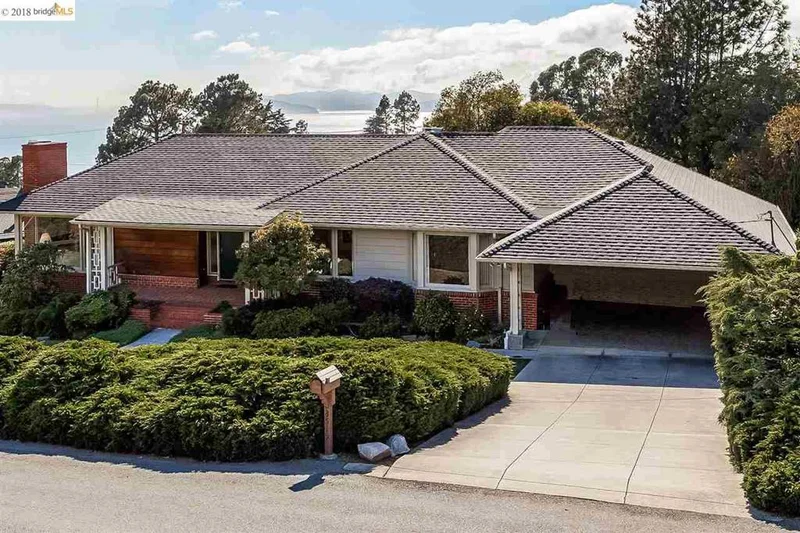 8515 Betty Ln, El Cerrito, CA 94530