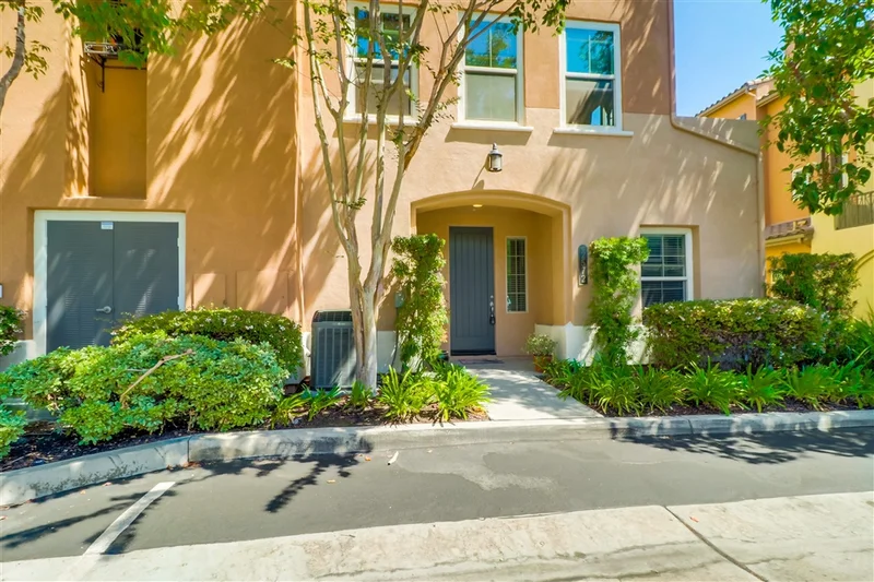 2572 Escala, San Diego, CA 92108