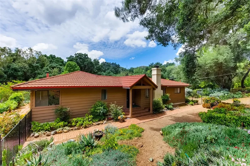 25532 Jesmond Dene, Escondido, CA 92026