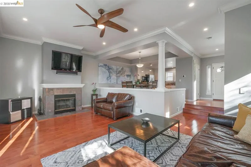 4612 Redwood Rd, Oakland, CA 94619