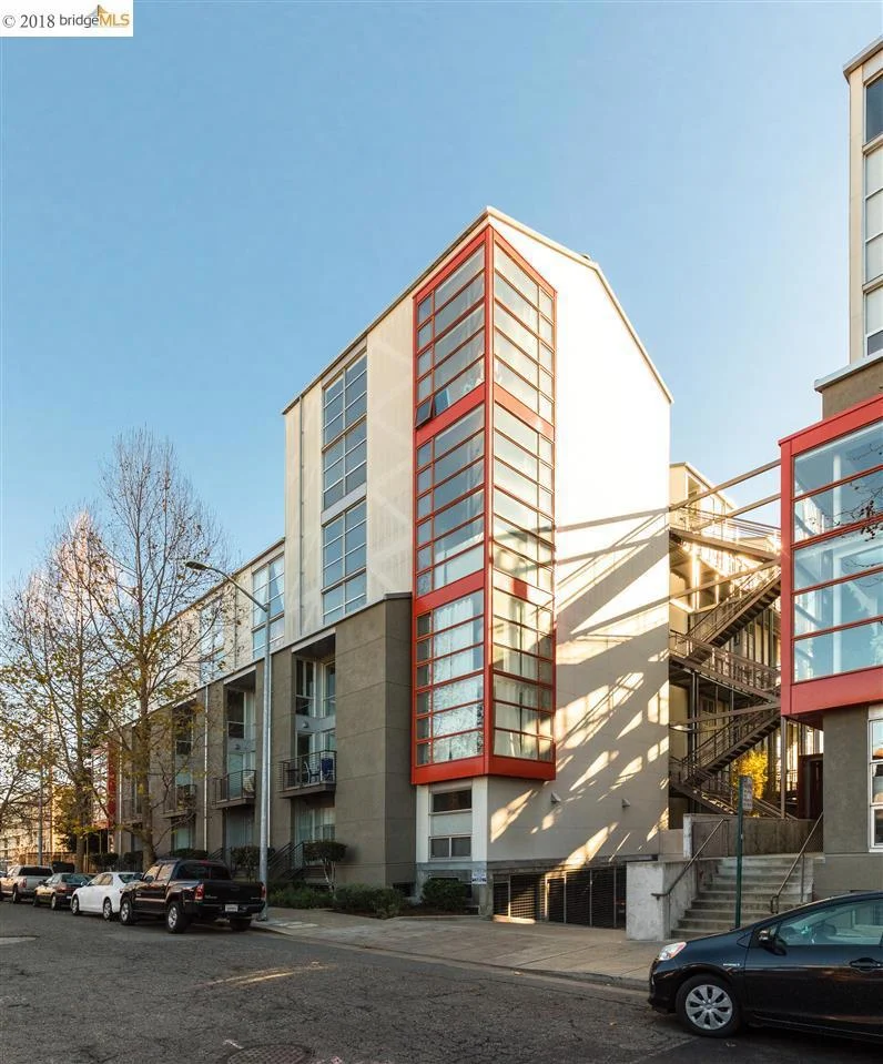 1007 41st St #414, Oakland, CA 94608
