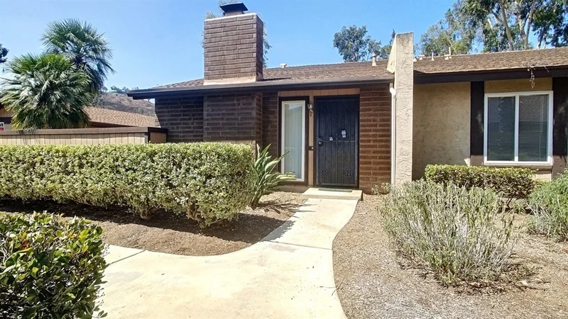 10086 Nuerto Lane, Spring Valley, CA 91977