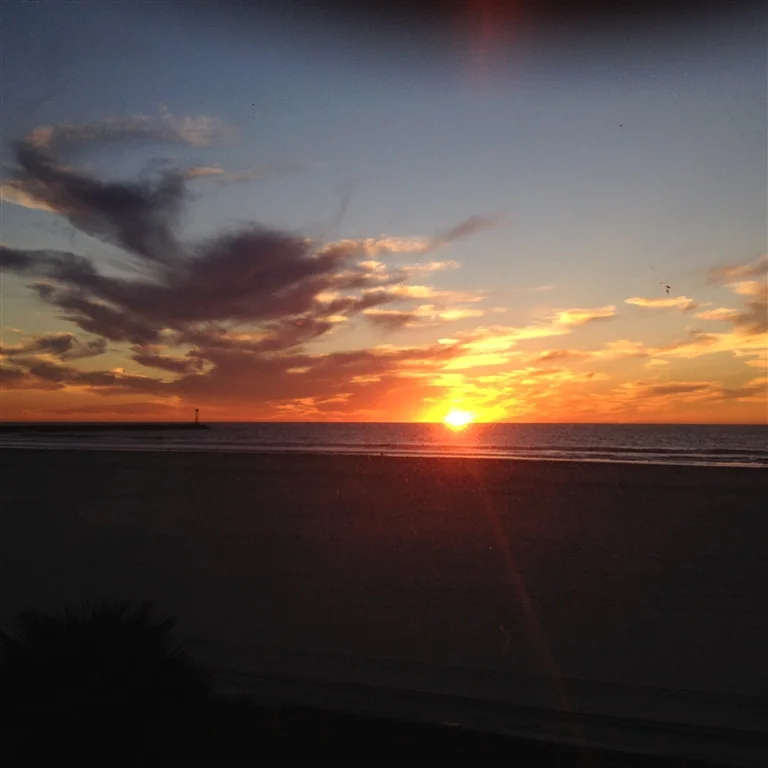 2847 Ocean Front Walk photo 2