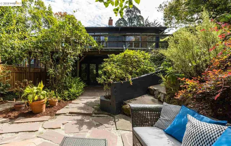 1238 Campus Dr, Berkeley, CA 94708