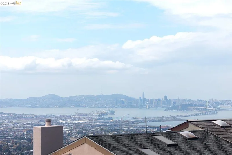 1861 Grand View Dr, Oakland, CA 94618