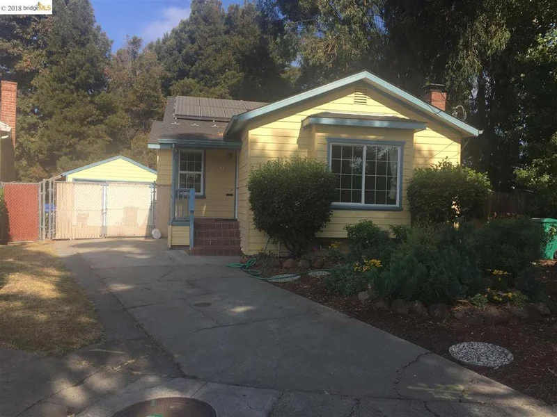 7781 Olive St, Oakland, CA 94621