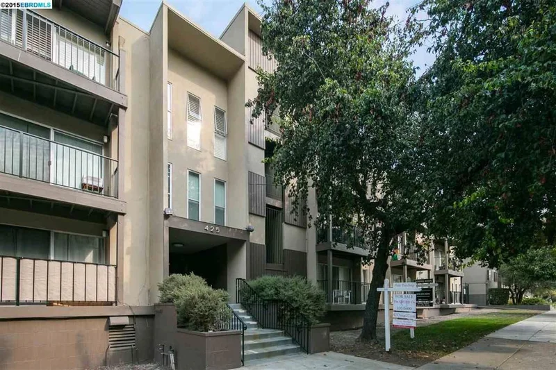 425 Orange St #315, Oakland, CA 94610