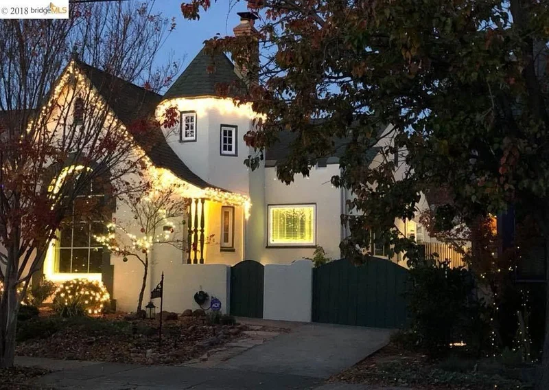 5626 Picardy Drive North, Oakland, CA 94605