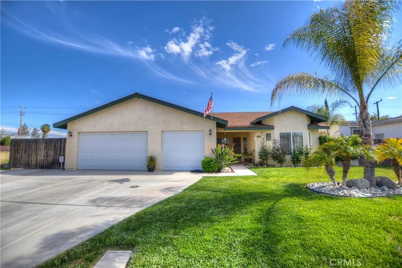 42079 Levi, Hemet, CA 92544