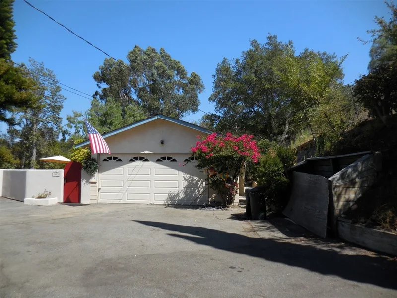 1879 Davis Dr, Fallbrook, CA 92028