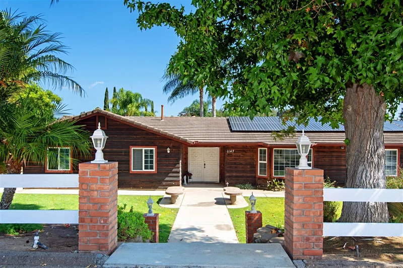 1147 Bellvine Trail, El Cajon, CA 92019