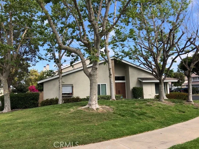 1 Cresthaven #40, Irvine, CA 92604