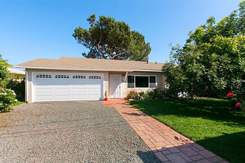 8611 Louis Ln, Santee, CA 92071