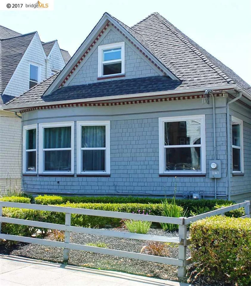 4276 Howe Street, Oakland, CA 94611