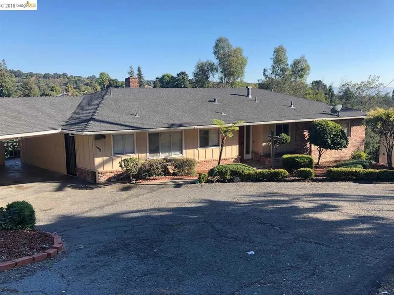 4216 Oak Hill Rd, Oakland, CA 94605