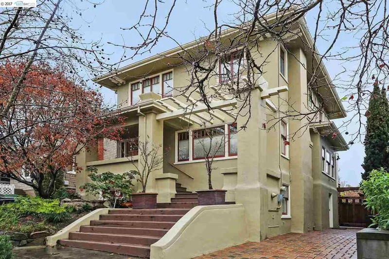 5517 Lawton Ave, Oakland, CA 94618