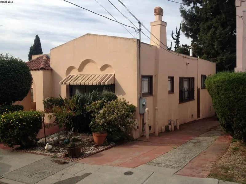 2745 Grande Vista Ave, Oakland, CA 94601-1319