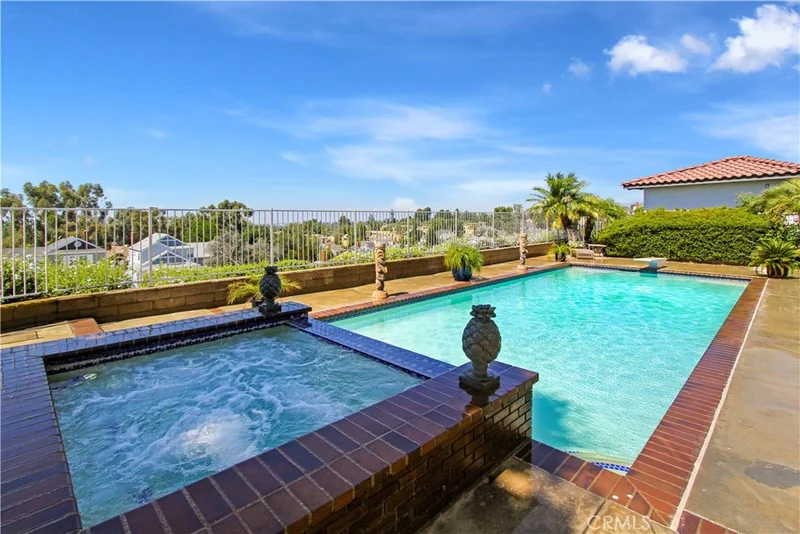 25851 Windsong, Lake Forest, CA 92630