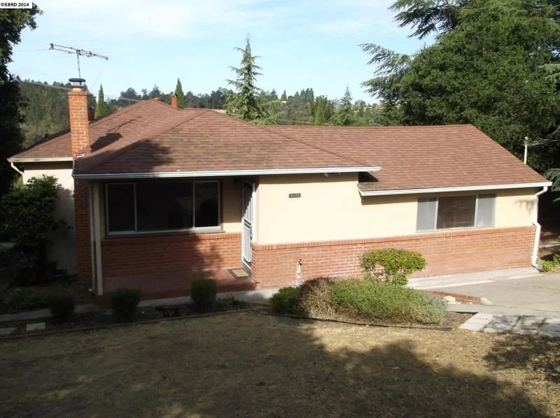 4239 Saint Andrews Rd, Oakland, CA 94605-4527
