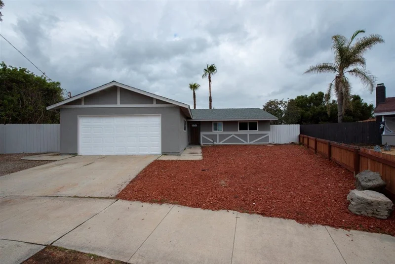 552 Luna Dr, Oceanside, CA 92057