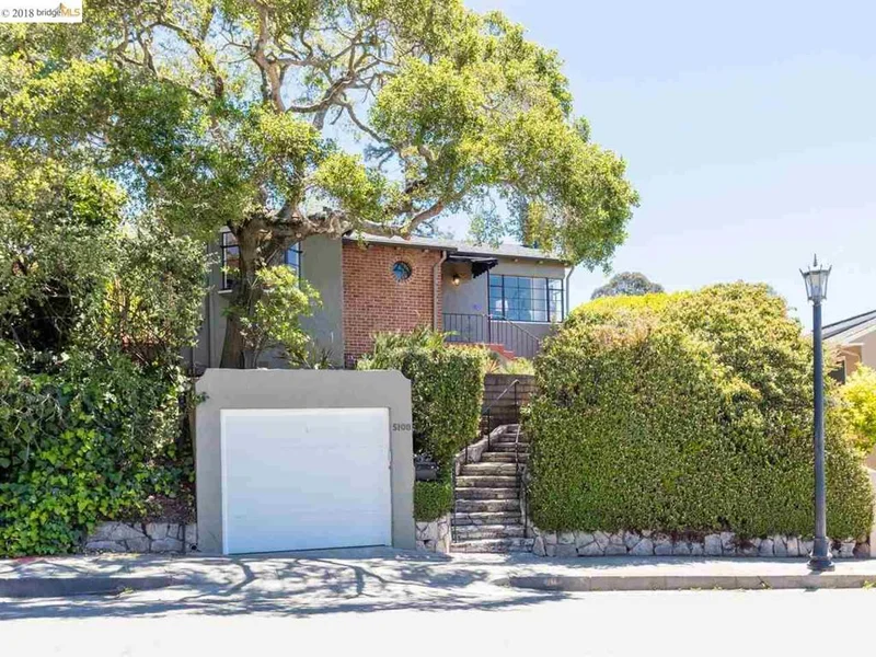 5108 Golden Gate Ave, Oakland, CA 94618