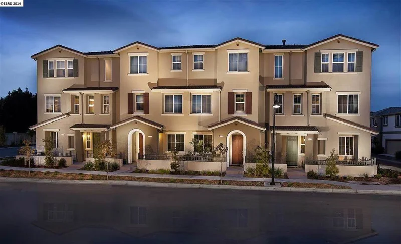 1124 Martin Luther King Dr, Hayward, CA 94541