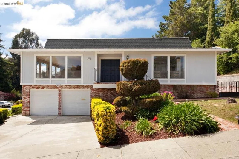 18555 Mountain Ln, Castro Valley, CA 94552