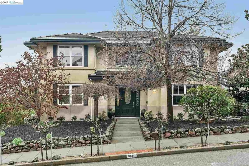 6134 Ocean View Dr, Oakland, CA 94618