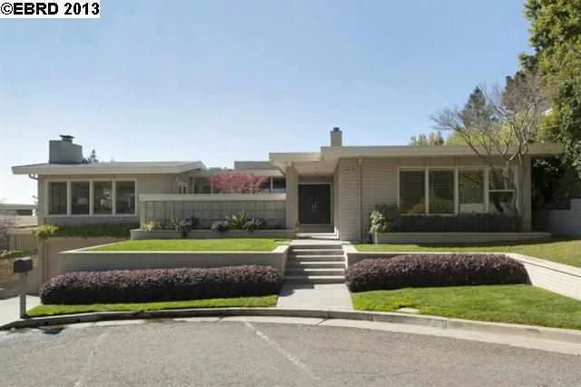 5465 Hilltop Cres, Oakland, CA 94618-2603