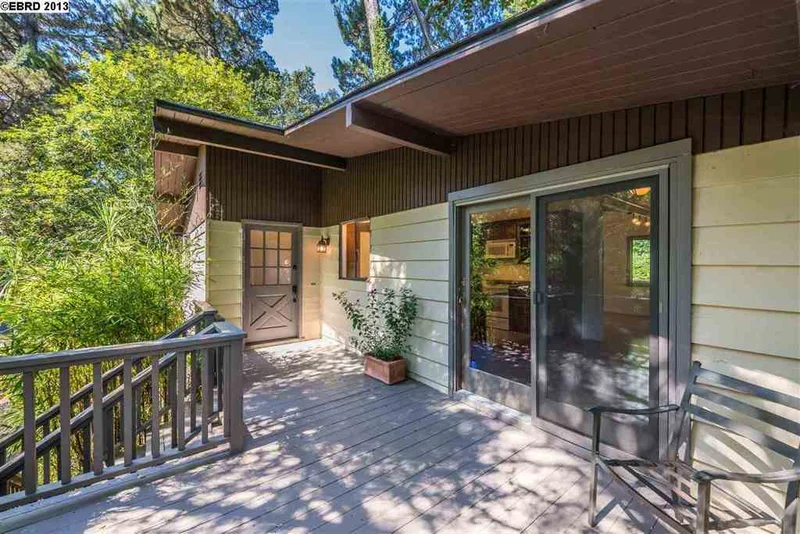 42 Homeglen Ln, Oakland, CA 94611-1407