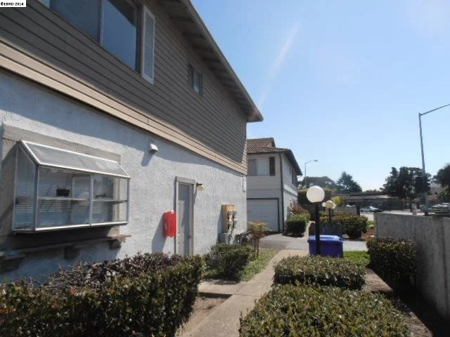 2571 El Portal Dr #C, San Pablo, CA 94806-0902