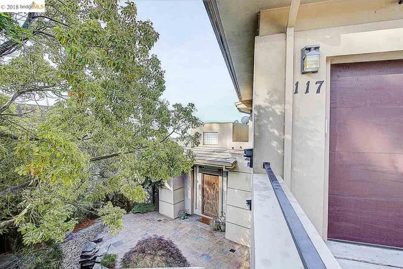117 Diablo Dr, Oakland, CA 94611