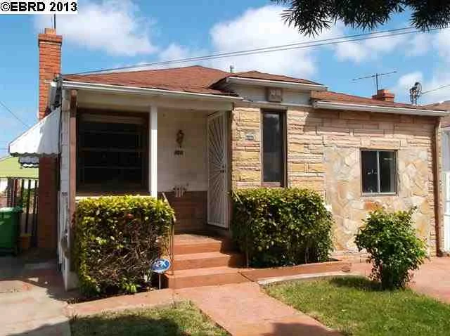 1011 102nd Ave, Oakland, CA 94603-3130