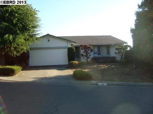 190 Iris Rd, Hercules, CA 94547-1215