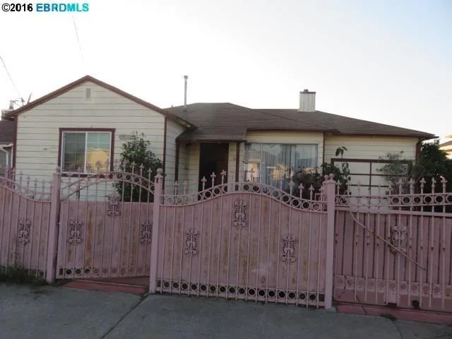629 20th St, Richmond, CA 94804