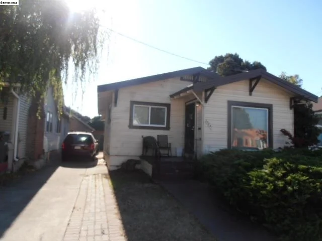 3024 Seminary Ave, Oakland, CA 94605-1629