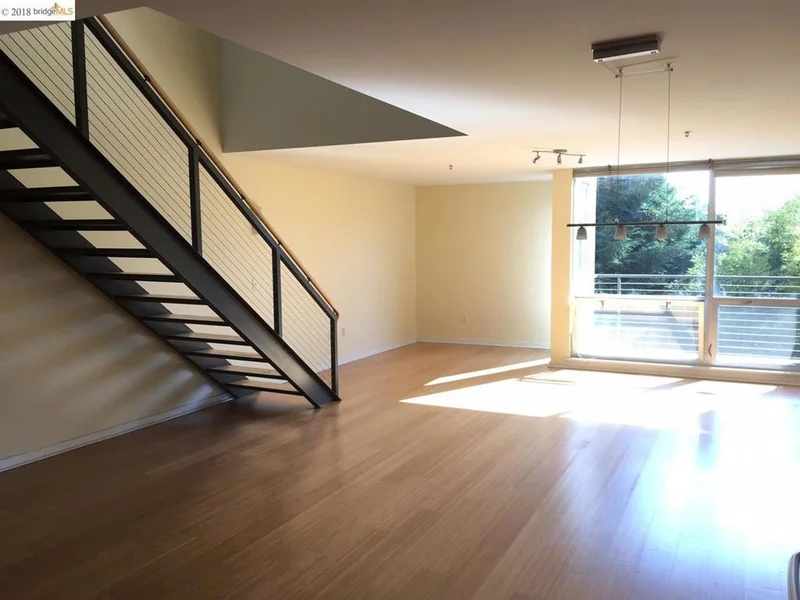 1007 41st St #422, Oakland, CA 94608