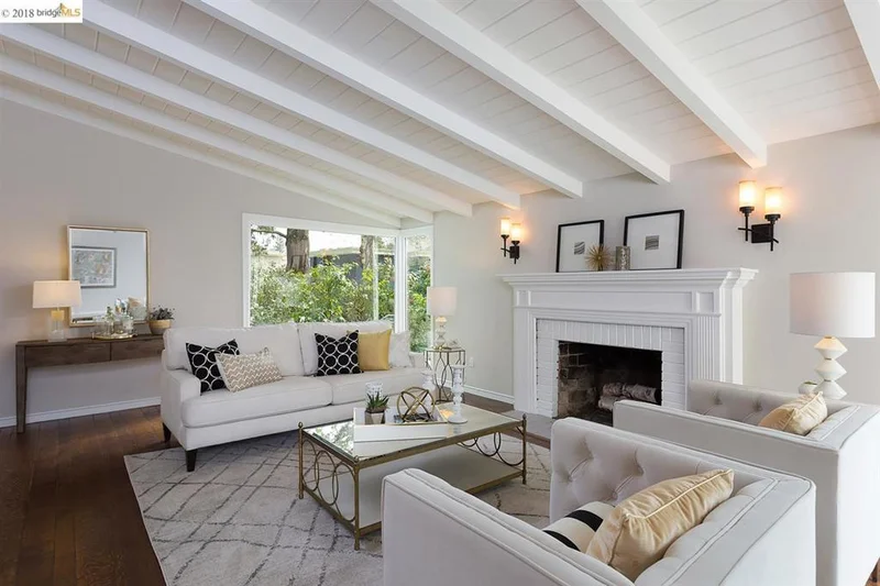 5600 Cabot Dr, Oakland, CA 94611
