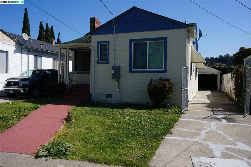 10424 Byron St, Oakland, CA 94603