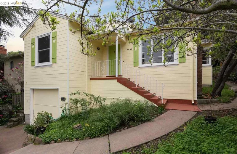 7827 Sterling Dr, Oakland, CA 94605