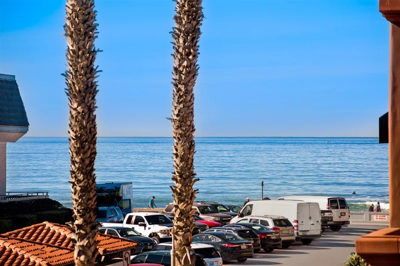 4151 Mission Blvd #202, San Diego, CA 92109