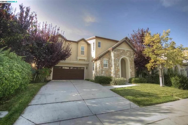 269 Yellow Rose Cir, Oakley, CA 94561-2212