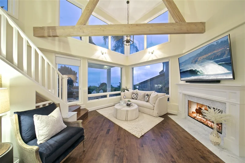 114 9th St, Del Mar, CA 92014