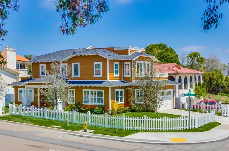 1007 Van Nuys St, San Diego, CA 92109