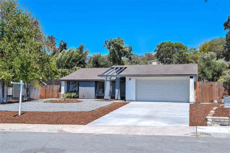 10216 Centinella Dr, La Mesa, CA 91941