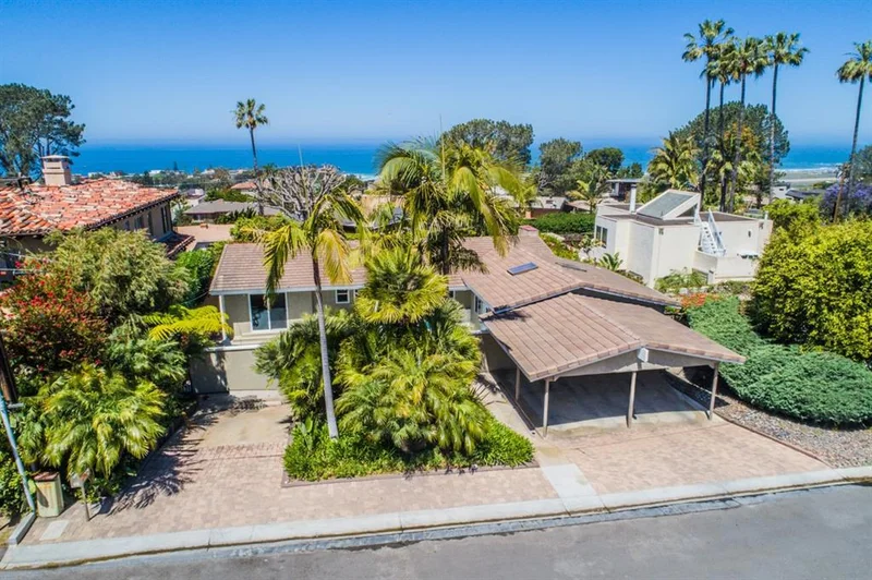 427 Canyon Drive, Solana Beach, CA 92075