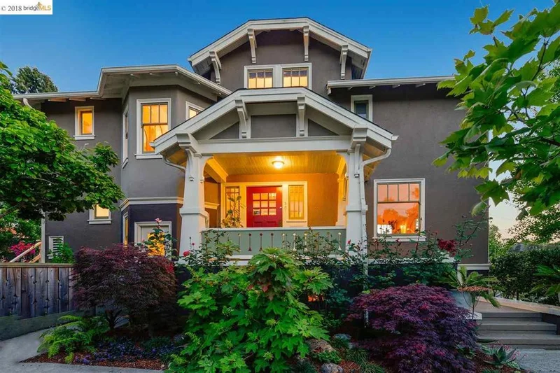 301 Alta Vista Ave, Oakland, CA 94610